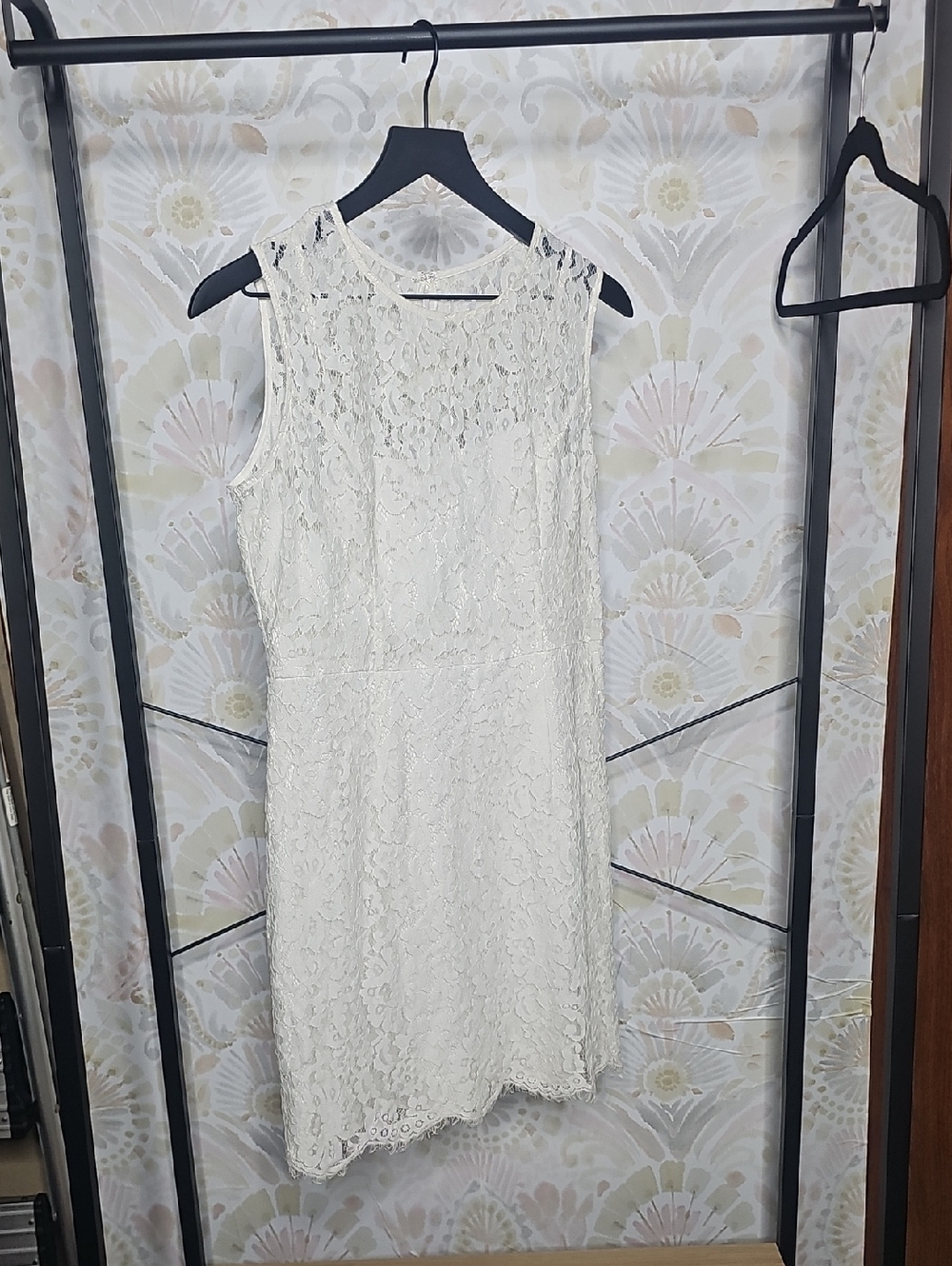 Women's White Lace Sleeveless Dress